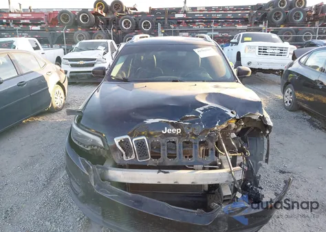 2019 Jeep Cherokee Latitude Plus Fwd из США, поврежденный, VIN 1C4PJLLB4KD108627